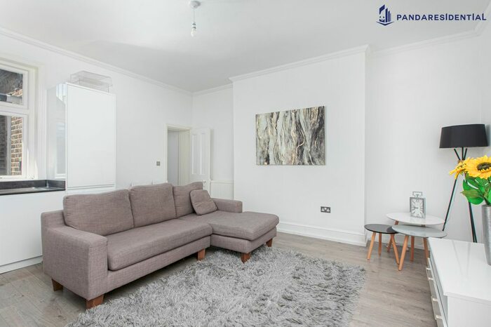 2 Bedroom Flat To Rent In John Street, London, WC1N