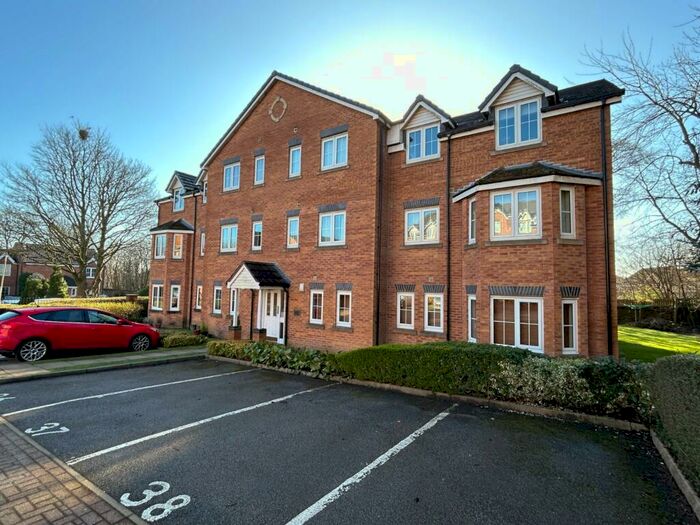 2 Bedroom Flat To Rent In Pennyfield Close, Meanwood, Leeds, LS6