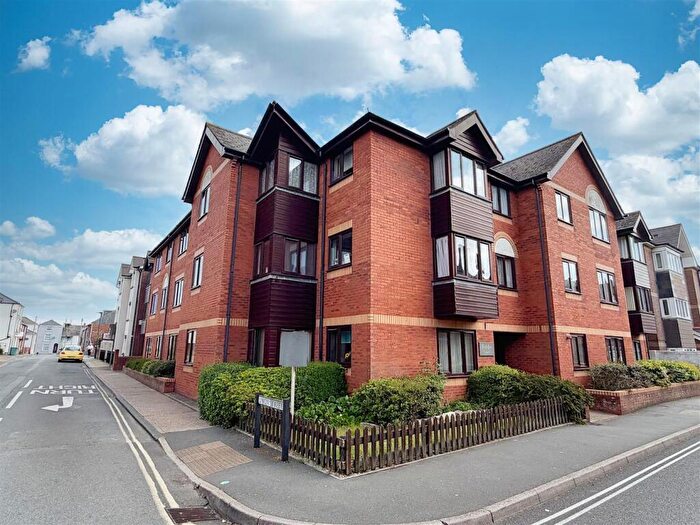 1 Bedroom Flat For Sale In Trafalgar Road, Newport, PO30