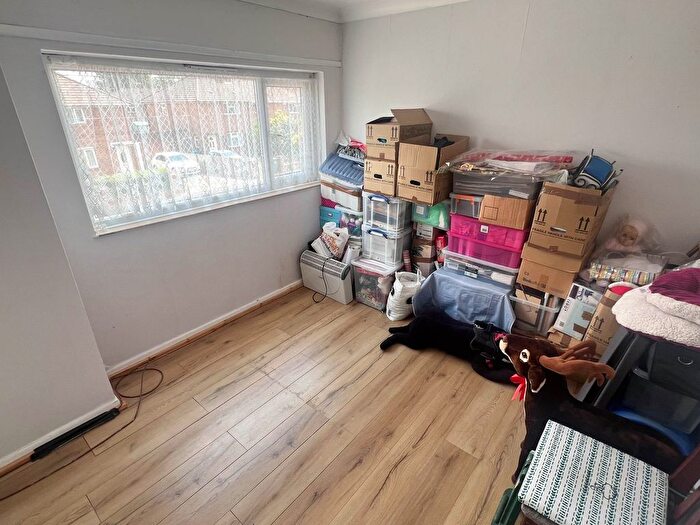 3 Bedroom Terraced House For Sale In Wavell Avenue, Poole, BH17