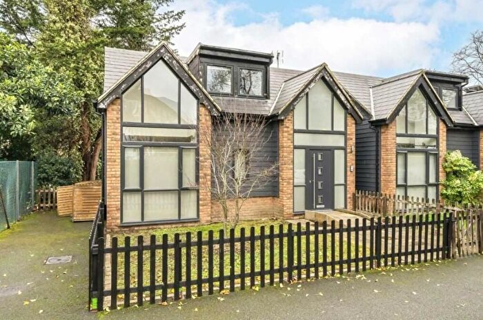 2 Bedroom Detached House To Rent In Edeleny Close, East Finchley, London, N2