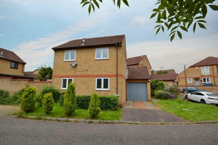 3 Bedroom Detached House To Rent In Hartwort Close, Walnut Tree, Milton Keynes, Buckinghamshire, MK7