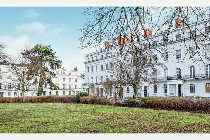 2 Bedroom Flat To Rent In Clarendon Square, Leamington Spa CV32