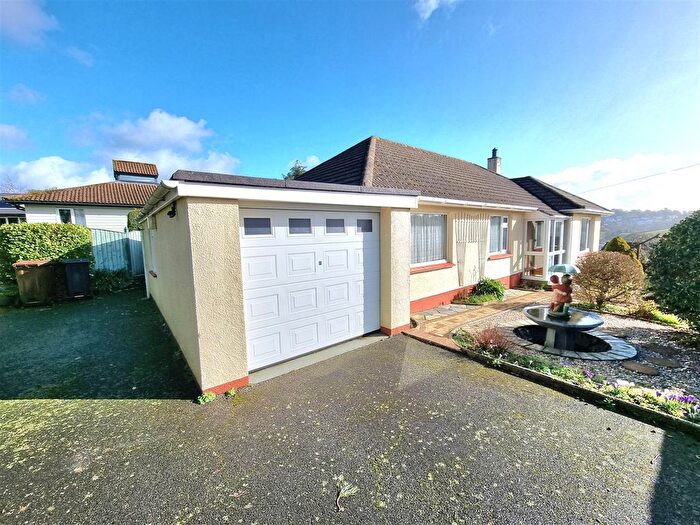 3 Bedroom Detached Bungalow For Sale In Hollies Road, Launceston, PL15