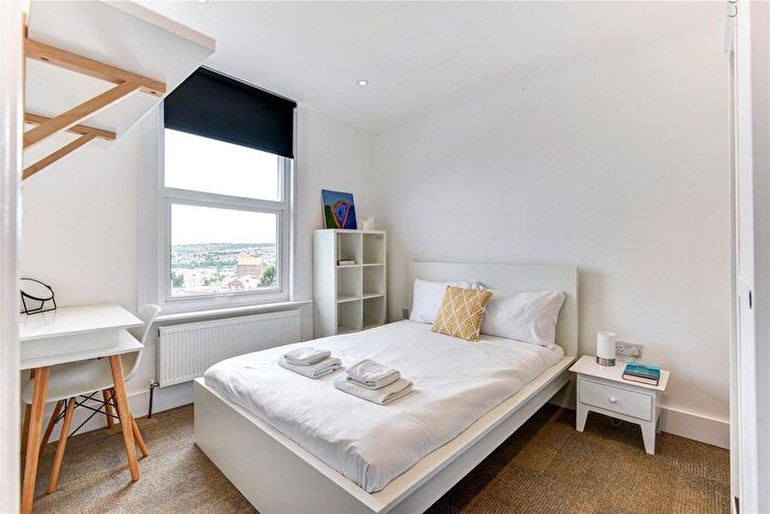 1 Bedroom Terraced House To Rent In Queens Park Road, Brighton, East Sussex, BN2