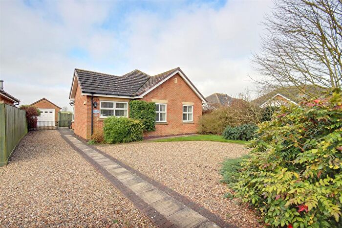 3 Bedroom Detached Bungalow For Sale In Carr Lane, Leven, HU17