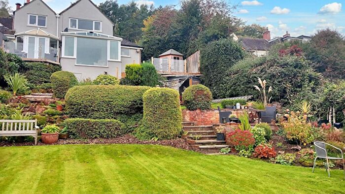 3 Bedroom Semi-Detached House For Sale In Meaford, Stone, ST15