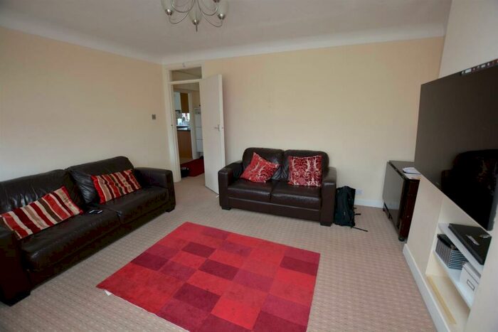 2 Bedroom Maisonette To Rent In Shaftesbury Avenue, South Harrow, HA2
