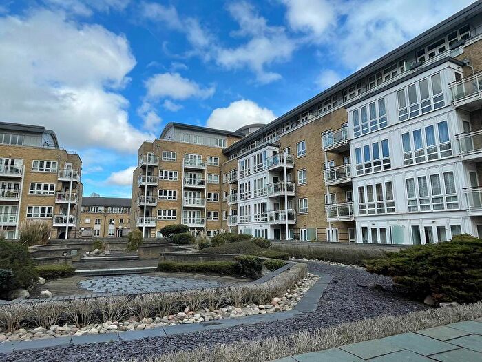 1 Bedroom Flat To Rent In St Davids Square, Lockes Wharf, Docklands, London, E14