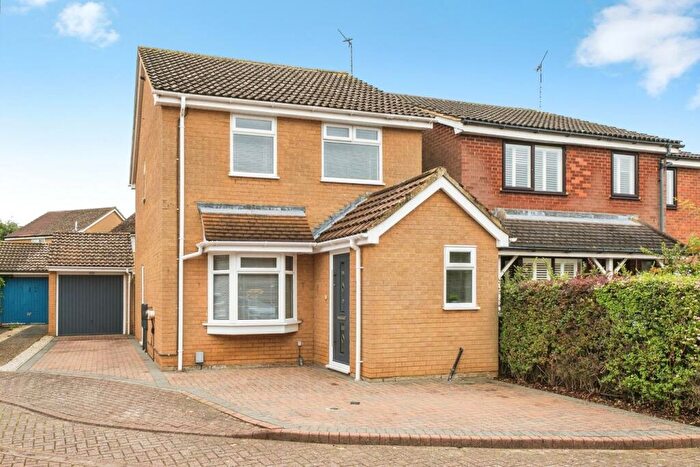 3 Bedroom Detached House For Sale In Truro Gardens, Flitwick, MK45