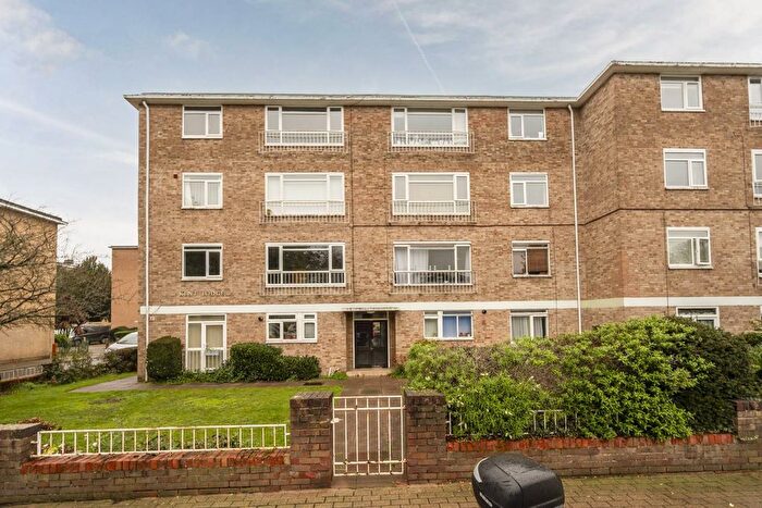 2 Bedroom Flat To Rent In Inner Park Road, Southfields, London, SW19