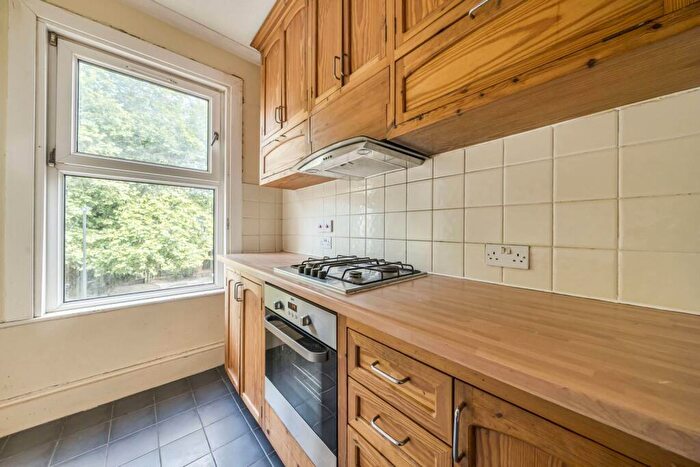 2 Bedroom Flat For Sale In Elmwood Road, Croydon, CR0