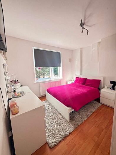 2 Bedroom Apartment To Rent In Greenhill Way, Harrow, HA1