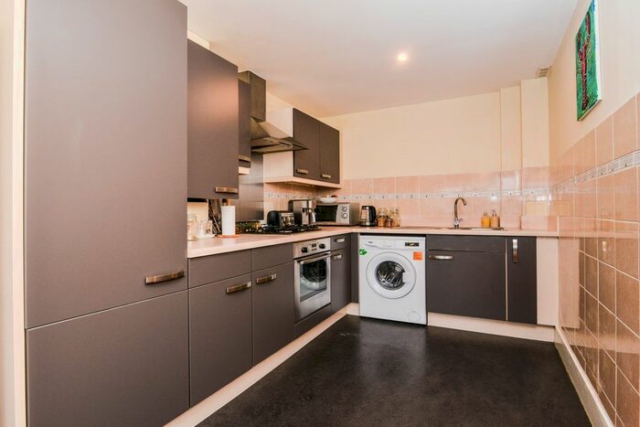 1 Bedroom Flat To Rent In Lynton Road, Bermondsey, London, SE1