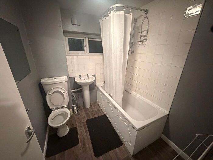 2 Bedroom Maisonette To Rent In Blackstock Road, Sheffield, S14