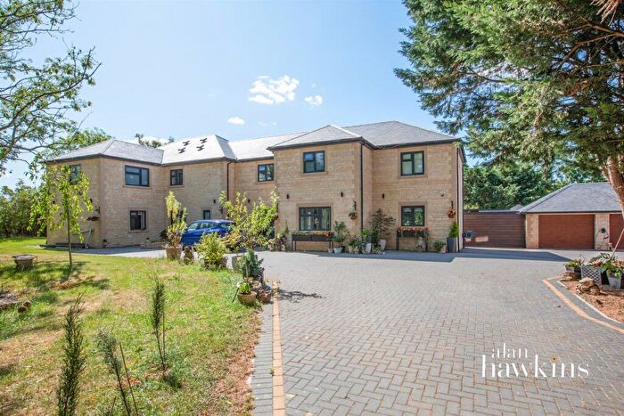 5 Bedroom Detached House For Sale In The Street, Brinkworth, SN15