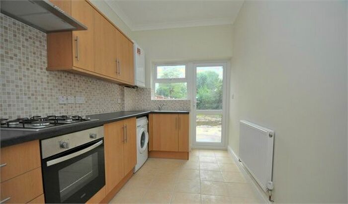 4 Bedroom End Of Terrace House To Rent In Ashley Road, Chingford, E4