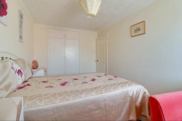 2 Bedroom Flat To Rent In Claremont Road, Seaford, BN25