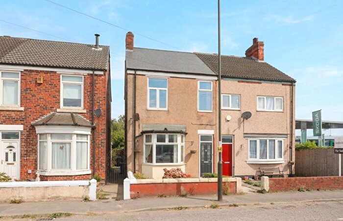 3 Bedroom Semi-Detached House For Sale In Station Road, Whittington Moor, S41