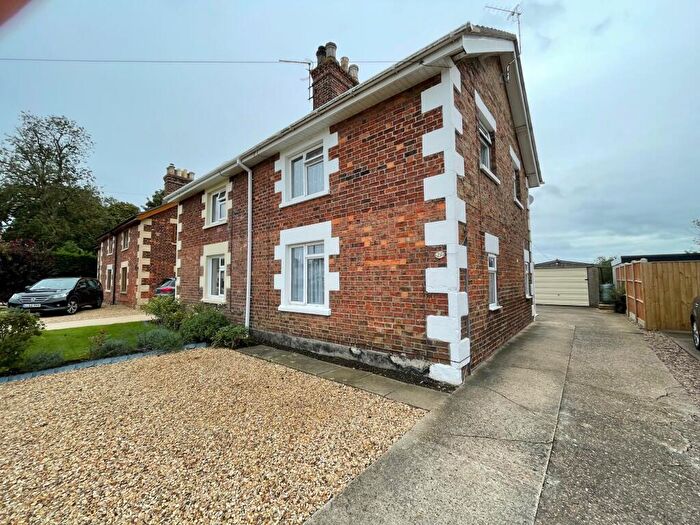 2 Bedroom Semi-Detached House To Rent In West Street, Folkingham, NG34
