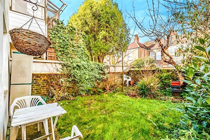 1 Bedroom Flat For Sale In Cissbury Road, Hove, East Sussex, BN3