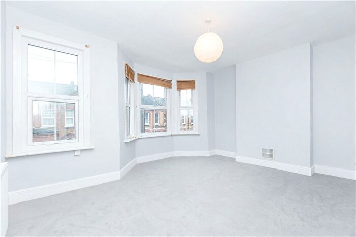 2 Bedroom Flat To Rent In Glenelg Road, London, SW2