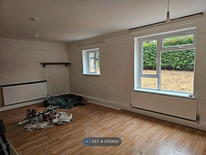 2 Bedroom Flat To Rent In Thompson House, Southall, UB1