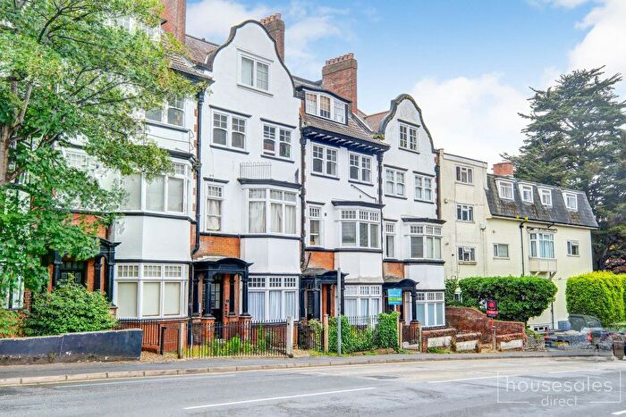 2 Bedroom Flat For Sale In Christchurch Road, Bournemouth, BH1