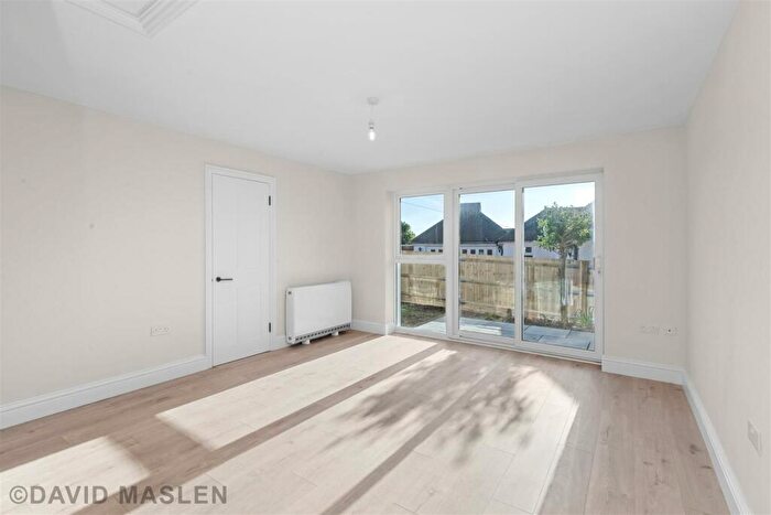 1 Bedroom Semi-Detached Bungalow To Rent In Crescent Drive North, Brighton, BN2