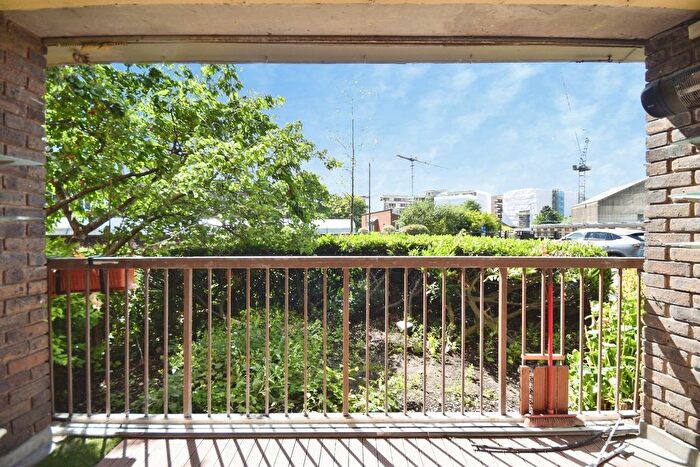 2 Bedroom Flat For Sale In Numa Court, Brentford Dock, TW8