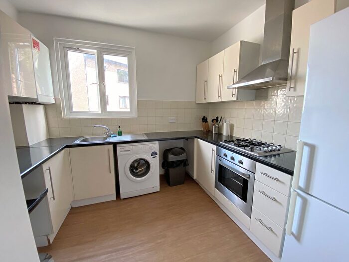 2 Bedroom Flat To Rent In Middle Lane, Hornsey, Crouch End, London, N8
