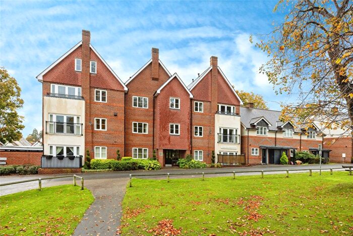 1 Bedroom Flat For Sale In Uplands Road, Guildford, Surrey, GU1