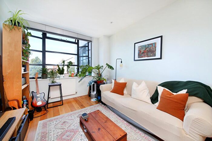 1 Bedroom Flat To Rent In The Lavender Building, Lavender Hill, SW11