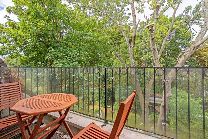 2 Bedroom Flat To Rent In Belsize Lane, Belsize Park, NW3