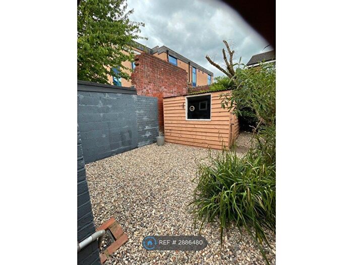 1 Bedroom Flat To Rent In Valentia Road, Reading, RG30