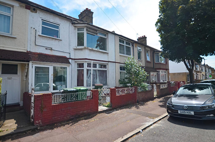 1 Bedroom Apartment To Rent In Charlemont Road, London, E6