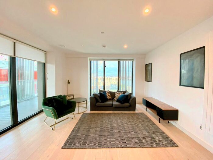 2 Bedroom Flat To Rent In Marco Polo Tower, Bonnet Street, London, E16