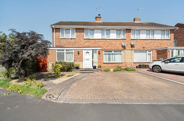4 Bedroom Semi-Detached House For Sale In Shapwick Close, Nythe, Swindon, SN3