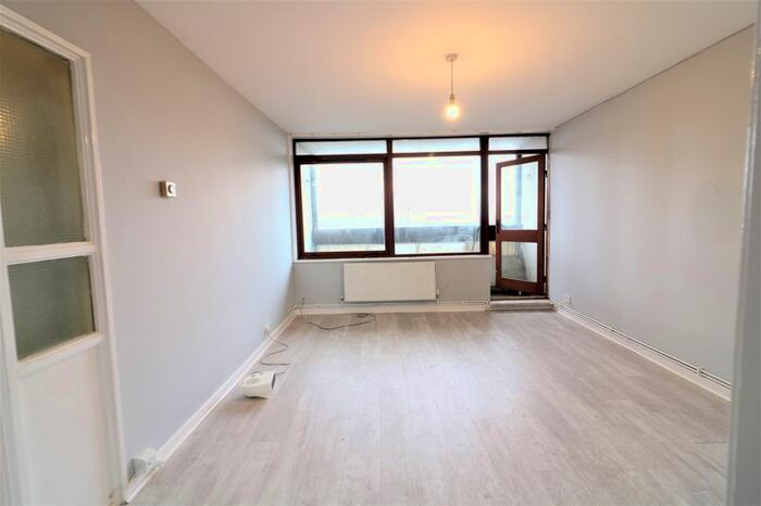 2 Bedroom Flat To Rent In Harrington Hill, London, E5