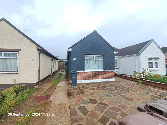 Bungalow To Rent In Purland Close, Dagenham, RM8