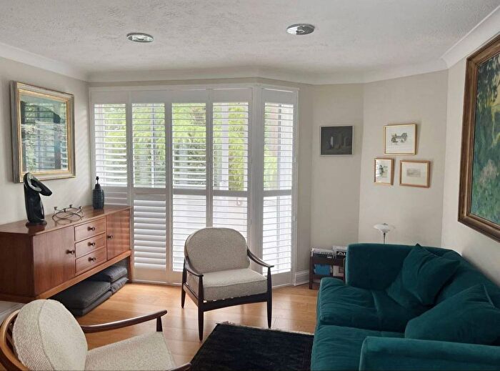 2 Bedroom Flat For Sale In Inner Park Road, Wimbledon, London, SW19