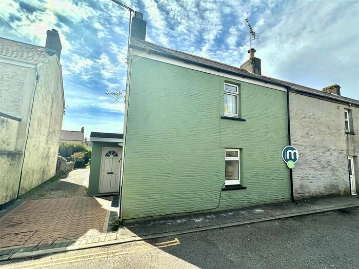 2 Bedroom End Of Terrace House To Rent In Rashleigh Place, St. Austell, PL25