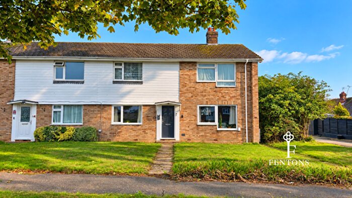 2 Bedroom Flat For Sale In Columbine Gardens, Walton-On-The-Naze, Essex, CO14