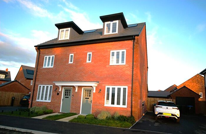 3 Bedroom Town House To Rent In Balwen Road, Rugby, CV23