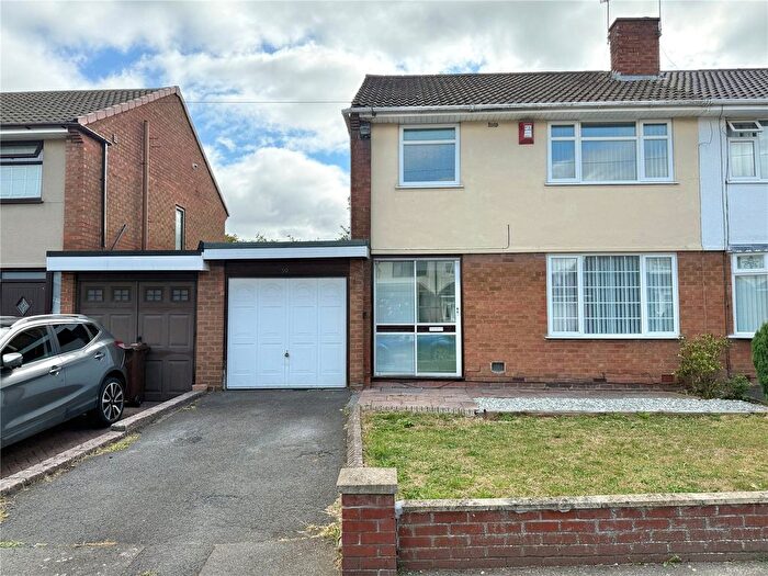 3 Bedroom Semi Detached House To Rent In Farmbrook Avenue, Fordhouses, Wolverhampton, West Midlands, WV10