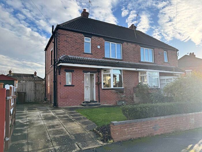 2 Bedroom Semi-Detached House To Rent In Lawrence Crescent, Leeds, LS8