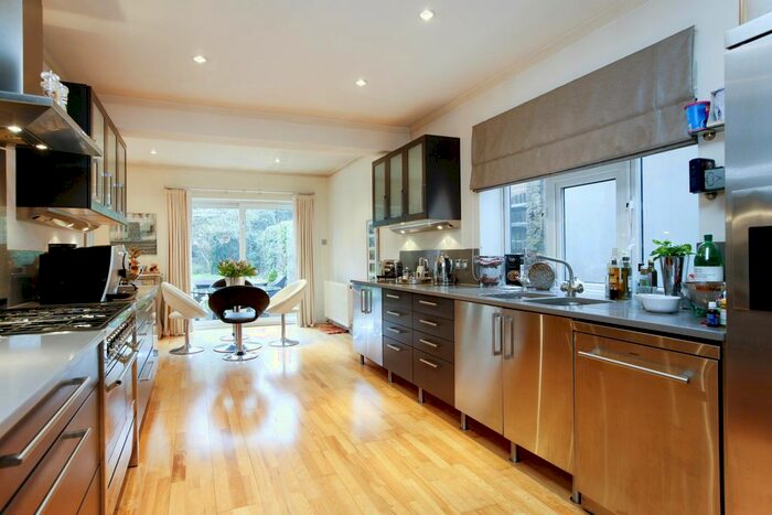 6 Bedroom Detached House To Rent In Traps Lane, New Malden, KT3