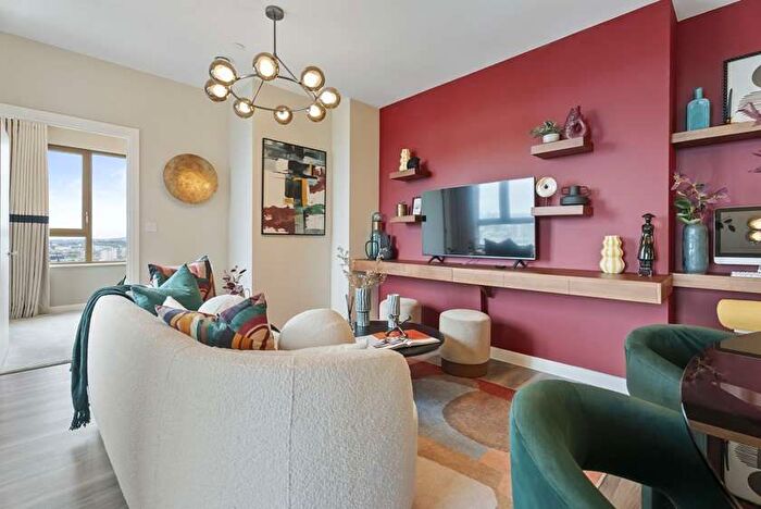2 Bedroom Flat For Sale In Ilderton Road, London, SE15