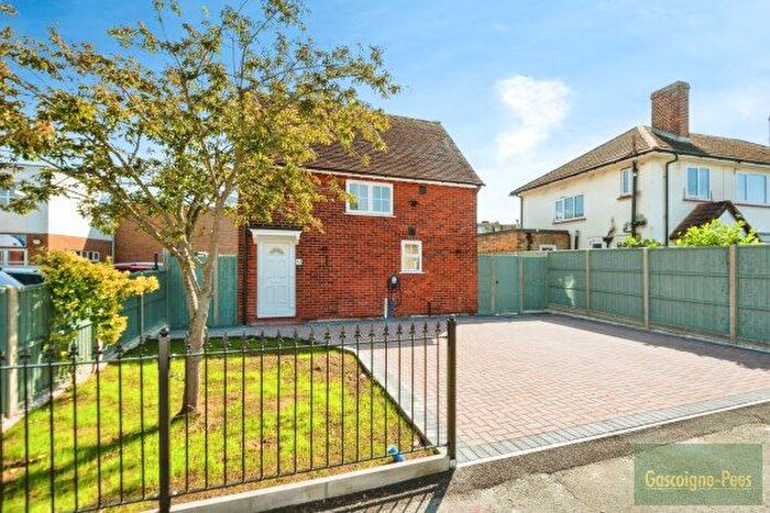 3 Bedroom Property To Rent In Gainsborough Road, New Malden, KT3