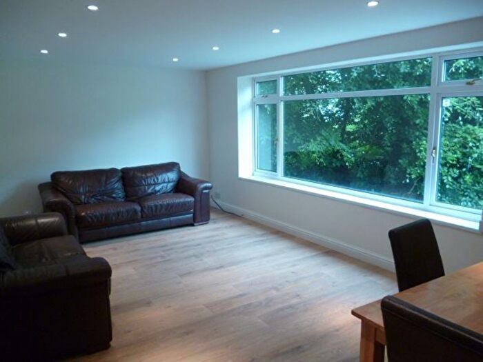 2 Bedroom Semi Detached House To Rent In West Park Court, Leeds, LS8